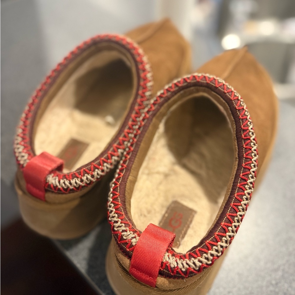 Ugg slippers - image 3